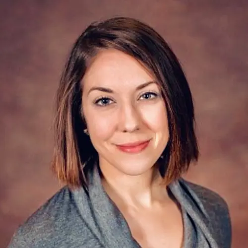 Rose Plewa headshot.